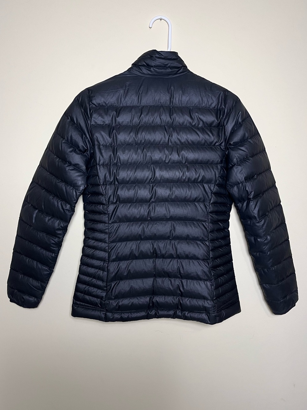 Patagonia Women's Black Down Sweater Size XS 84683 FA16 Quilted Puffer Jacket - Picture 2 of 9